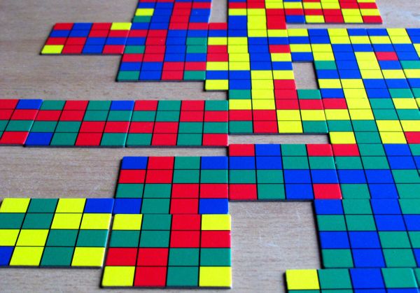 Continuo - čtyřbarevní hadi Continuo - čtyřbarevní hadi