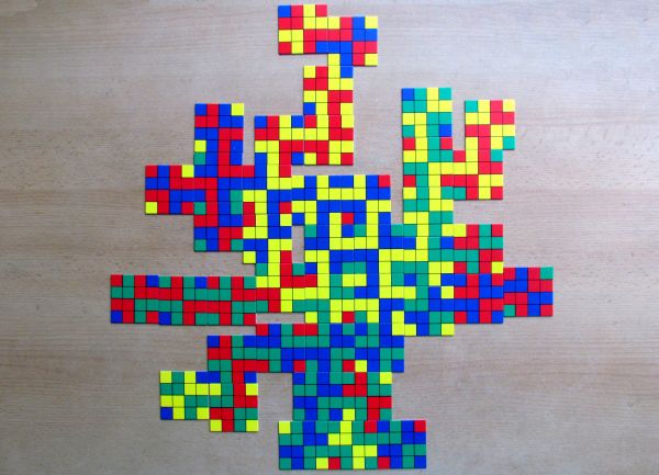 Continuo - čtyřbarevní hadi Continuo - čtyřbarevní hadi