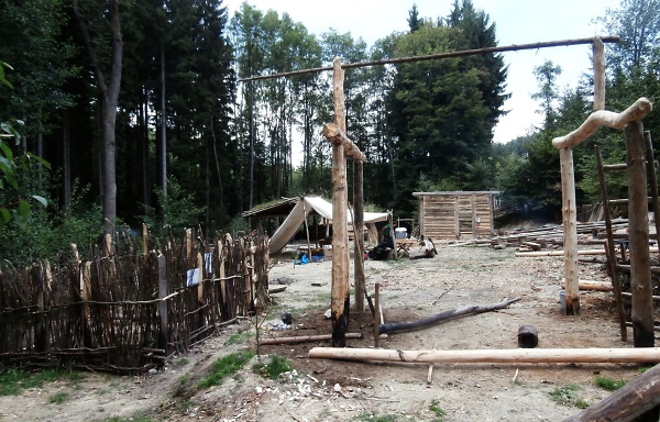 Stavíme textilní okrsek v Pravěké osadě Křivolík