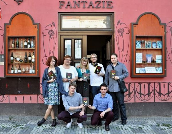 Knižní tip - Zuby a nehty, 19 + 1 hrůzostrašná povídka Knižní tip - Zuby a nehty, 19 + 1 hrůzostrašná povídka