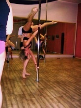 &Uacute;kolem lektorky je tak&eacute; asistence při n&aacute;cviku jednotliv&yacute;ch prvků, foto: M. F&iacute;lov&aacute;