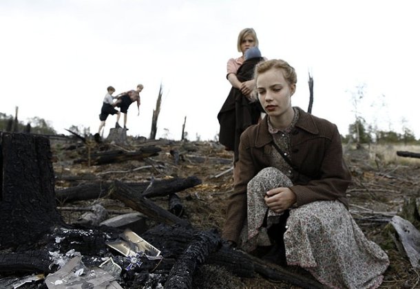 Lore (Photo © Vanessa Fuentes, Adam Arkapaw, Karsten Frank) Lore (Photo © Vanessa Fuentes, Adam Arkapaw, Karsten Frank)