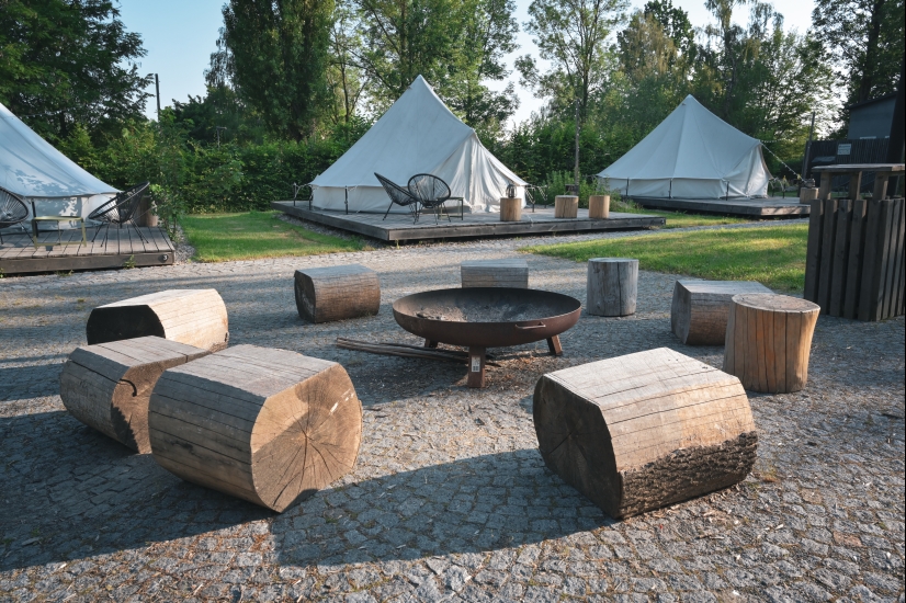 Glamping stan aneb luxusní stanování v kempu. Navíc v Litomyšli.